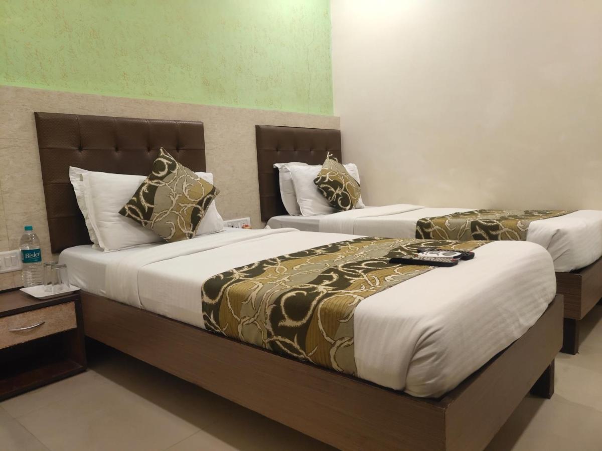 Hotel Golden Nest Popular Residency Bombaj Zewnętrze zdjęcie