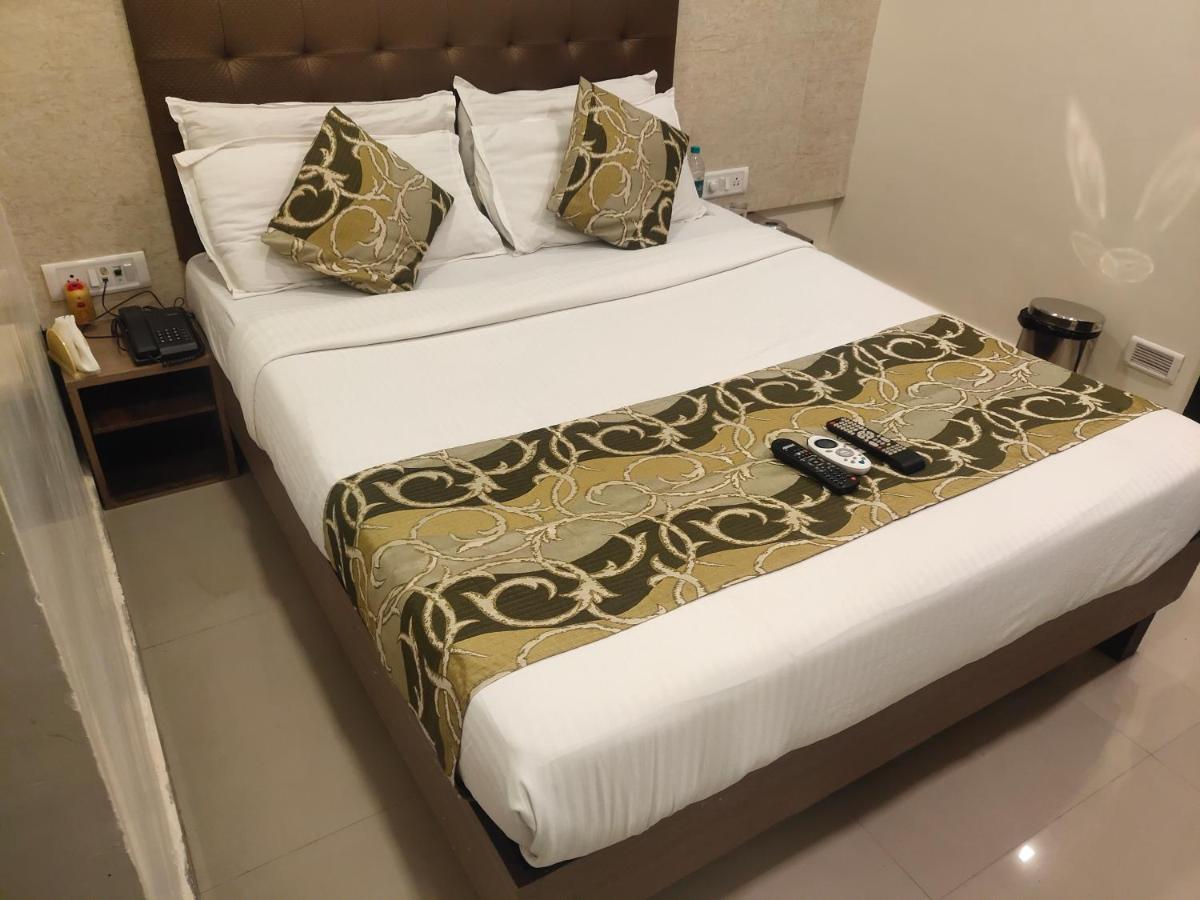 Hotel Golden Nest Popular Residency Bombaj Zewnętrze zdjęcie