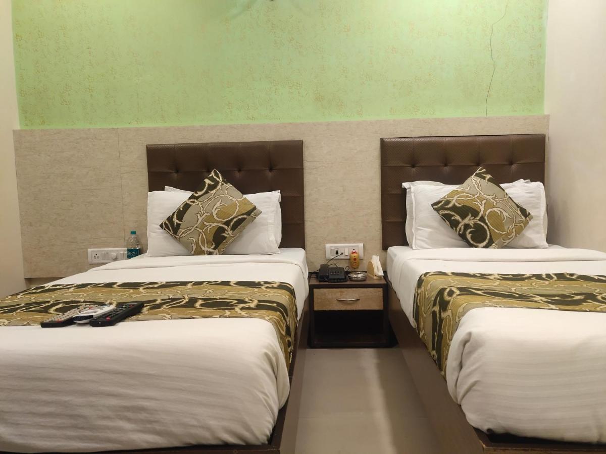 Hotel Golden Nest Popular Residency Bombaj Zewnętrze zdjęcie