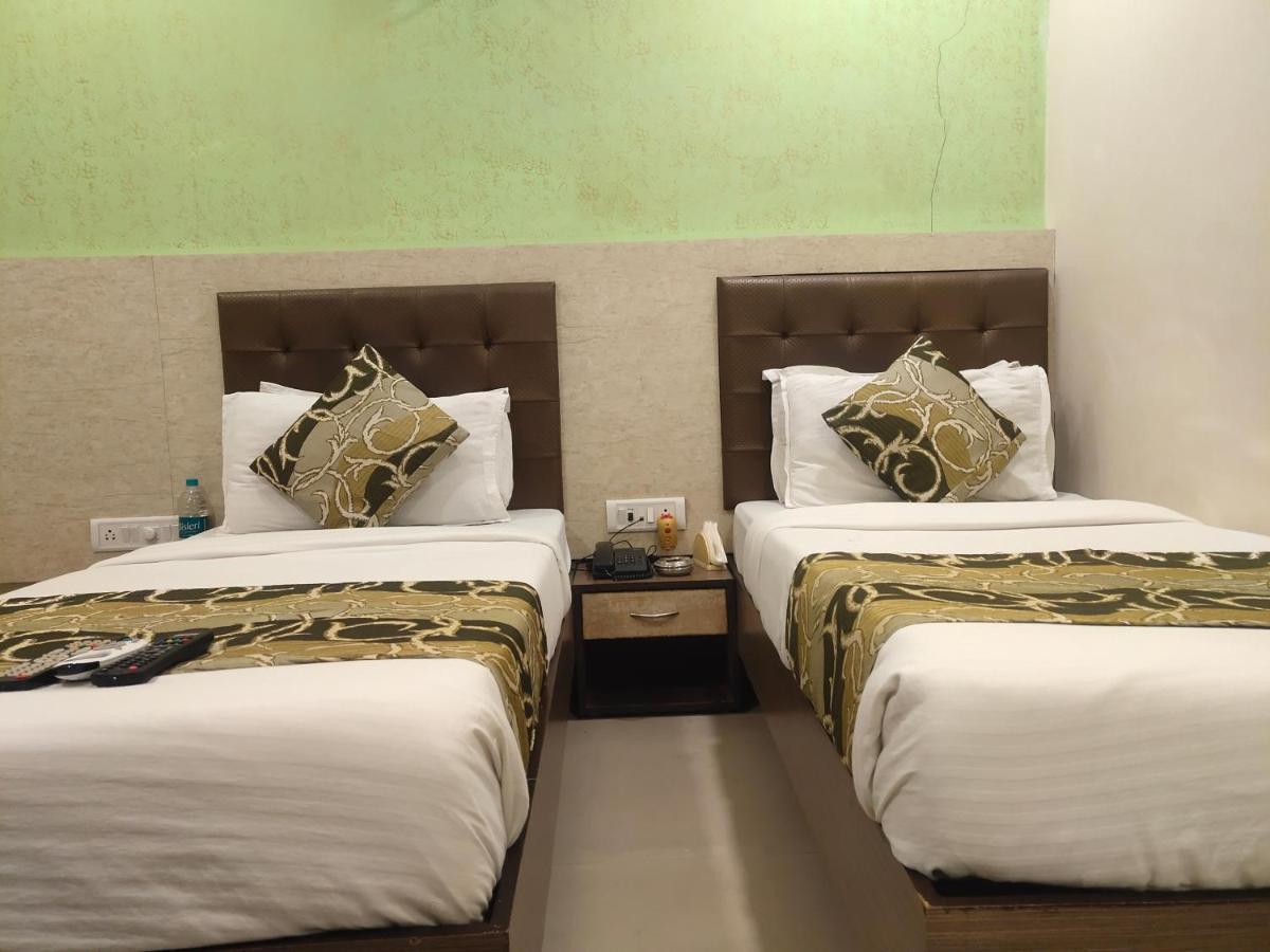 Hotel Golden Nest Popular Residency Bombaj Zewnętrze zdjęcie