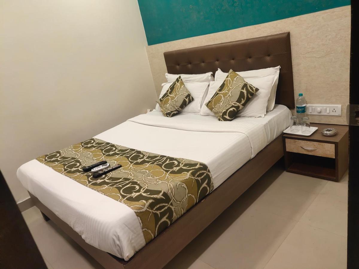 Hotel Golden Nest Popular Residency Bombaj Zewnętrze zdjęcie
